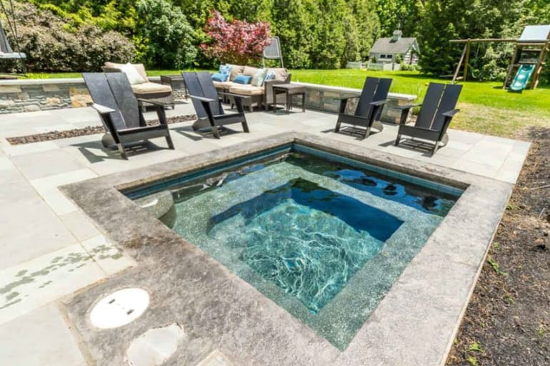 Choosing a Contractor for Your Custom Gunite Spa